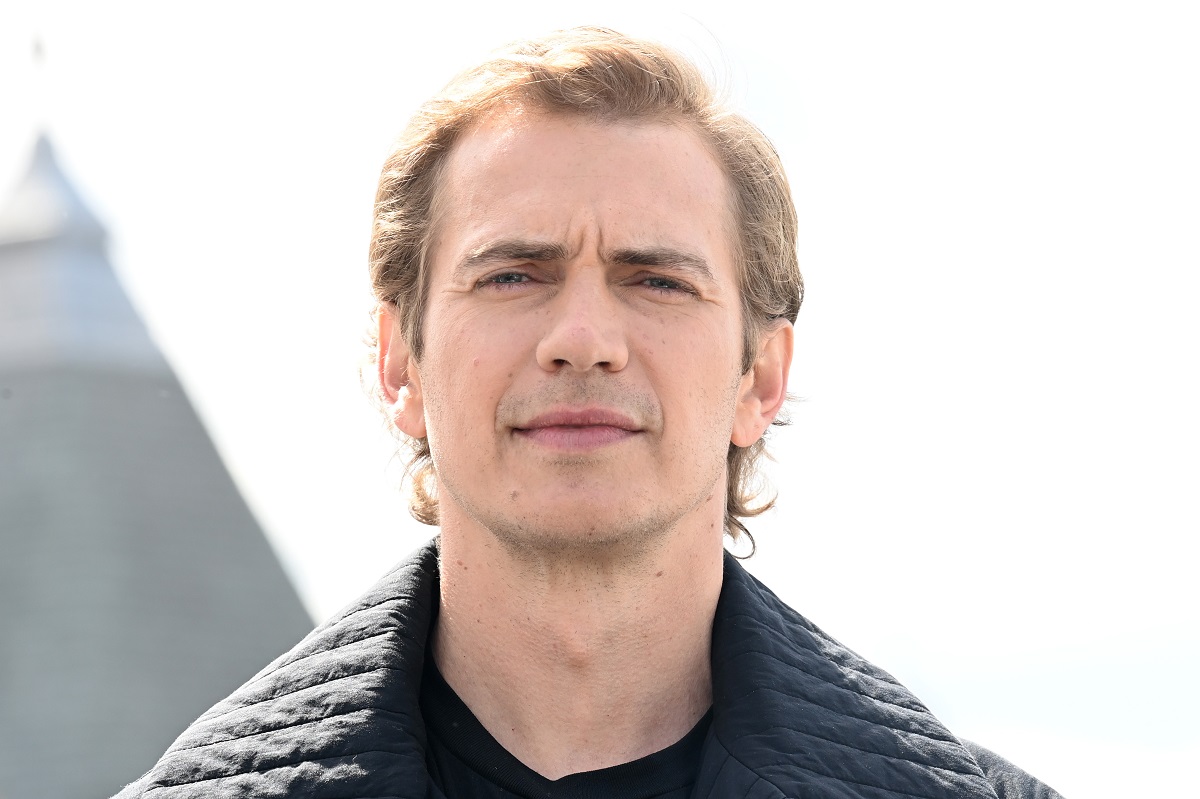 Hayden Christensen a trouvé que porter son costume de Dark Vador était une source d'inspiration. 3 Hayden Christensen lors du photoshoot de 'Obi-Wan Kenobi'.