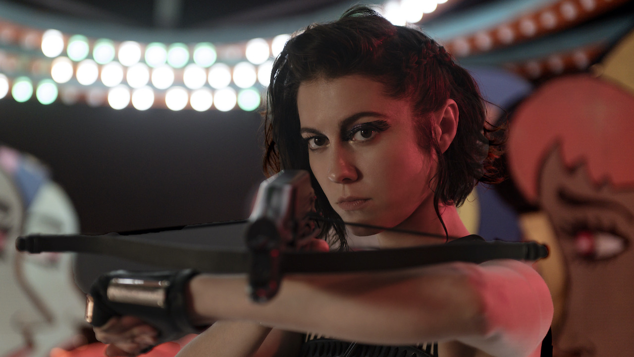 L'Ahsoka de Disney+ fait appel à Hera de Star Wars Rebels, et nous savons enfin qui joue son rôle. 3 Mary Elizabeth Winstead tenant une arbalète dans Oiseaux de proie