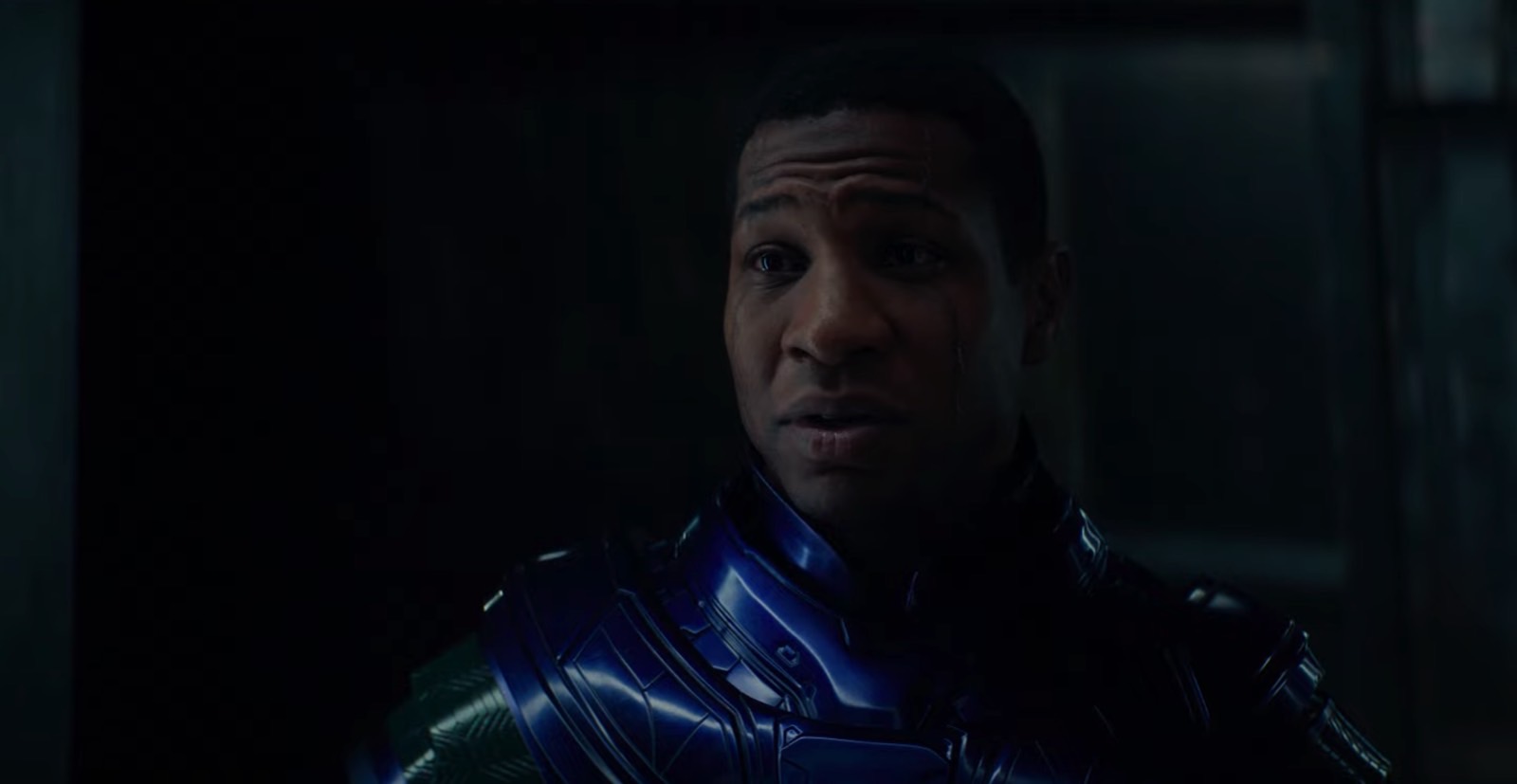 Marvel a un gros problème avec les Avengers dans La dynastie Kang et Secret Wars 3 Kang (Jonathan Majors) à Janet (Michelle Pfeiffer) dans Ant-Man et la Guêpe : Bande-annonce Quantumania 1.