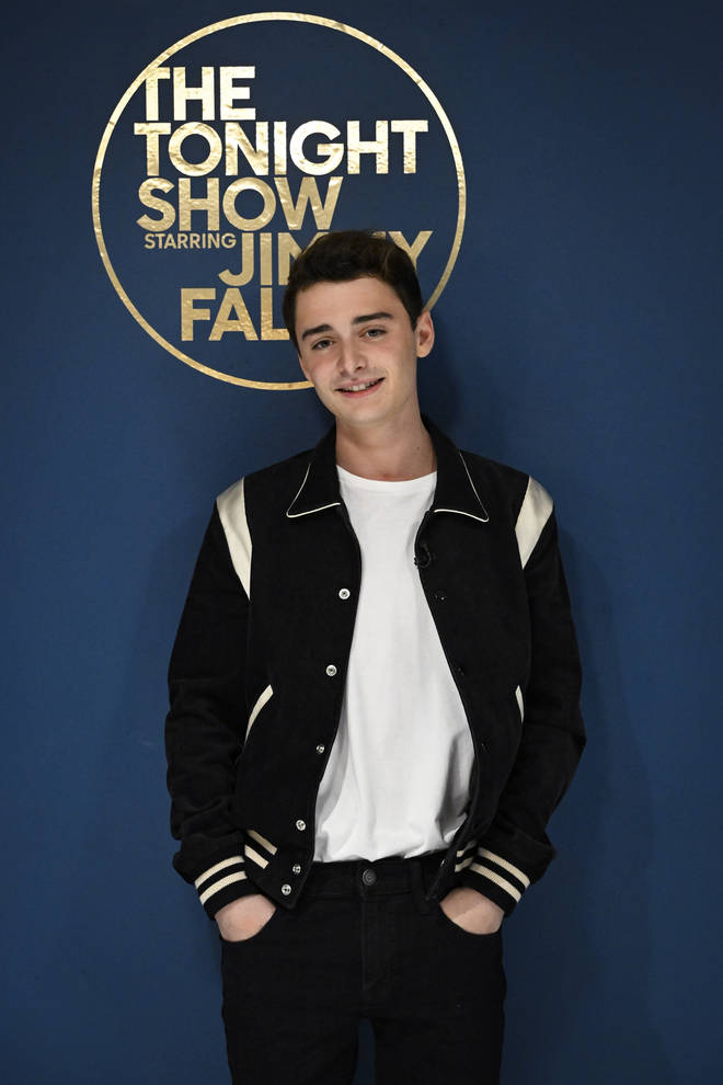 Noah Schnapp devient viral pour sa réaction hilarante au prix de 50 $ au quiz universitaire TikTok 3 Noé Schnapp