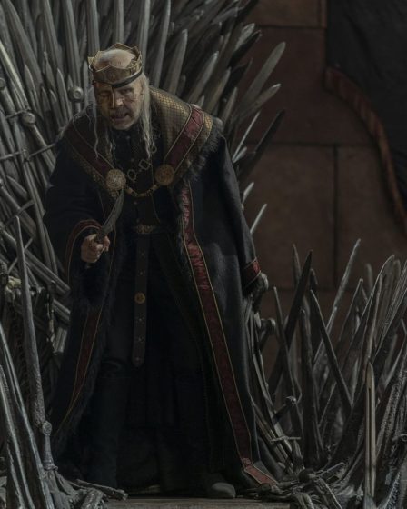 Paddy Considine a "éclaté en sanglots" lorsqu'il a vu mourir Viserys Targaryen 24 Paddy Considine a "éclaté en sanglots" lorsqu'il a vu mourir Viserys Targaryen - 23
