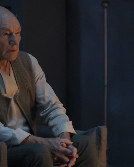 Patrick Stewart se fâche contre Alexa dans un clip de Star Trek : Picard saison 3 - 88