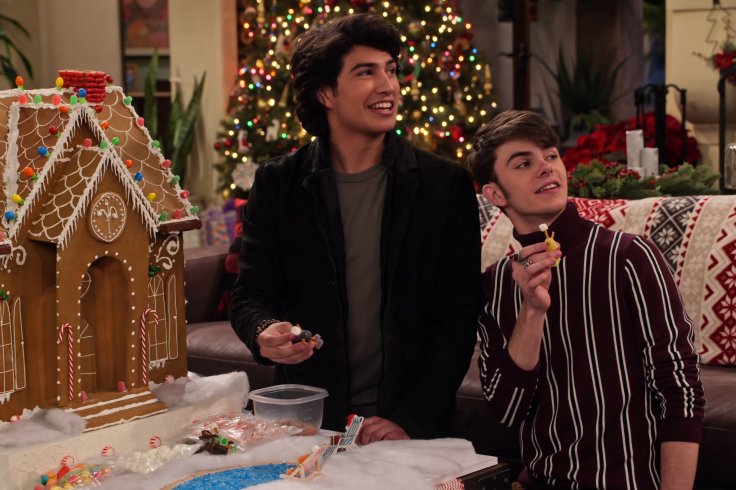 Plus de 120 épisodes télévisés de Noël sur Netflix 3 Ashley Garcia : Génie amoureux : Noël