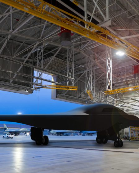 Rebel Moon, Stealth Plane, Paramount+ et AI Philosophy Version › Actualités Geek 155 Rebel Moon, Stealth Plane, Paramount+ et AI Philosophy Version › Actualités Geek - 154