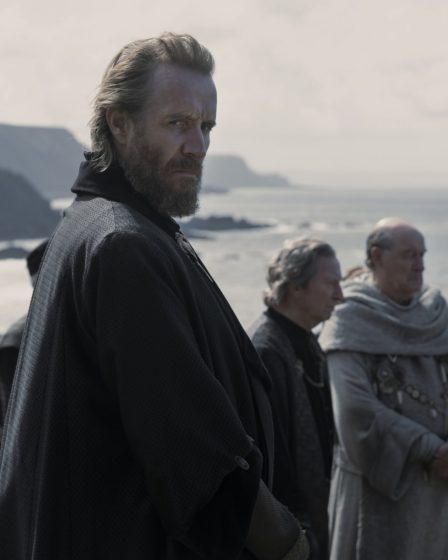 Rhys Ifans (Otto Hightower) a fait House of the Dragon les acteurs rient pendant les prises 105 Rhys Ifans (Otto Hightower) a fait House of the Dragon les acteurs rient pendant les prises - 104