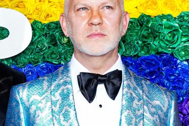 Ryan Murphy défend l'utilisation par Netflix du tag de catégorie LGBTQ sur DAHMER - E ! Online - 10