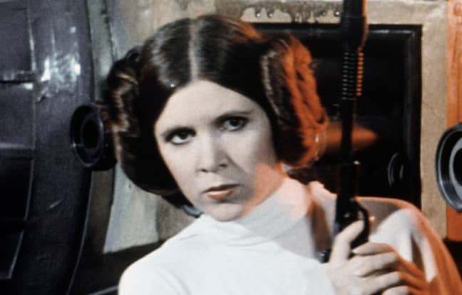 Seuls quelques membres du casting original de Star Wars sont encore en vie, des dizaines sont morts depuis le début de la franchise. 3 Carrie Fisher a joué le rôle de la princesse Leia dans la franchise. Crédit : Lucasfilm