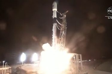 SpaceX lance un satellite de la NASA pour étudier l'eau mondiale, les fusées atterrissent - 10