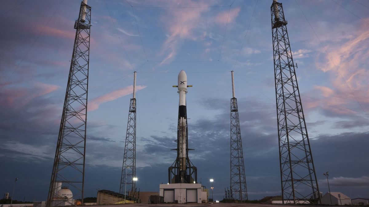 SpaceX prévoit de commencer à lancer les satellites Starlink de nouvelle génération ce mois-ci : rapport 2 SpaceX prévoit de commencer à lancer les satellites Starlink de nouvelle génération ce mois-ci : rapport - 1