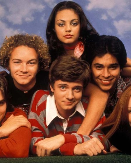 VIDEO That '90s Show vient poursuivre l'histoire de That '70s Show : quand vous pourrez le voir sur Netflix - Royals Blue 100 VIDEO That '90s Show vient poursuivre l'histoire de That '70s Show : quand vous pourrez le voir sur Netflix - Royals Blue - 99
