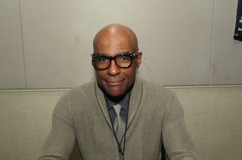 Voyez Michael Dorn de retour dans le rôle de Worf dans Star Trek : Picard saison 3 3 LOS ANGELES, CA - 02 FÉVRIER : Michael Dorn assiste au Hollywood Autograph Show au Westin Los Angeles Airport le 2 février 2019 à Los Angeles, Californie. (Photo par Bobby Bank/Getty Images)