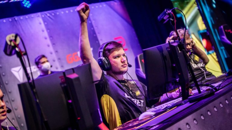 S1mple et ZywOo mettent la rivalité de côté lors d'un événement de collecte de fonds pour l'association caritative de Volodymyr Zelenskyy 2 S1mple et ZywOo mettent la rivalité de côté lors d'un événement de collecte de fonds pour l'association caritative de Volodymyr Zelenskyy - 1