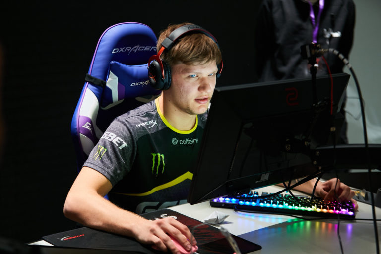 S1mple étoiles dans un 1v1 VALORANT série qui montre que ses compétences CS:GO ne suffisent pas 2 S1mple étoiles dans un 1v1 VALORANT série qui montre que ses compétences CS:GO ne suffisent pas - 1