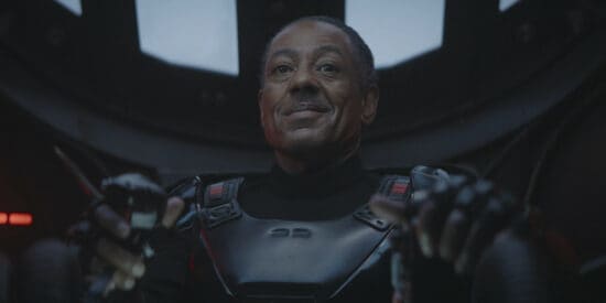 Le méchant de "Mandalorian" confirme le retour de "Star Wars" avec un vague avertissement - Inside the Magic 9 Giancarlo Esposito en Moff Gideon dans 'The Mandalorian'.