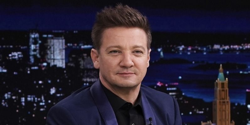 La famille de la star de Marvel Jeremy Renner fait le point sur sa santé après un accident 2 La famille de la star de Marvel Jeremy Renner fait le point sur sa santé après un accident - 1