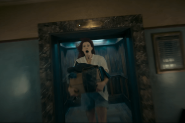 Evil Dead Rise " - Lee Cronin explique comment l'appartement est la cabane dans le nouveau film " Evil Dead ". - 7
