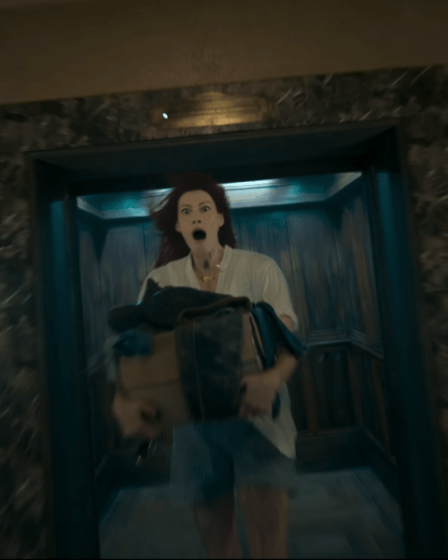 Evil Dead Rise " - Lee Cronin explique comment l'appartement est la cabane dans le nouveau film " Evil Dead ". 26 Evil Dead Rise " - Lee Cronin explique comment l'appartement est la cabane dans le nouveau film " Evil Dead ". - 25