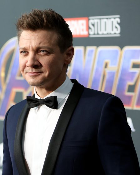 Jeremy Renner rentre de l'hôpital après un accident de chasse-neige 54 Jeremy Renner rentre de l'hôpital après un accident de chasse-neige - 53