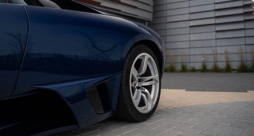 S'émerveiller devant la Lamborghini Murciélago la plus modeste du monde - 11