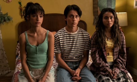 De Nolly à Gunther's Millions : les sept meilleures émissions à streamer cette semaine 3 De gauche à droite : Bryana Salaz (Ines), Tenzing Trainor (Cameron) et Ciara Riley Wilson (Demi) dans Freeridge.