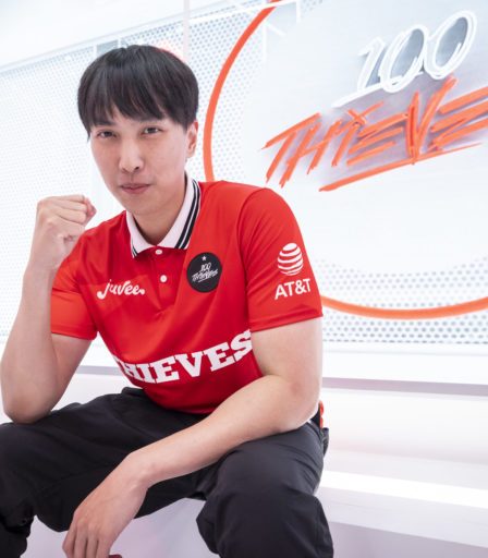 Malgré la défaite lors de la première journée, Doublelift franchit le cap des LCS lors du premier match de retour sur scène en 2 ans 108 Malgré la défaite lors de la première journée, Doublelift franchit le cap des LCS lors du premier match de retour sur scène en 2 ans - 107