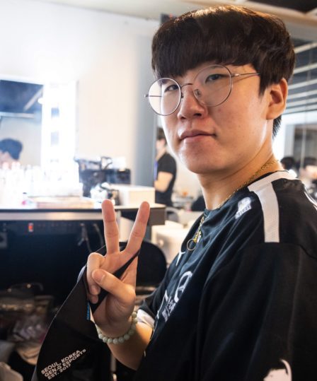 Ruler décroche un pentakill flashy dans le premier match LPL en carrière avec JDG 22 Ruler décroche un pentakill flashy dans le premier match LPL en carrière avec JDG - 21