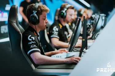 Jks décroche un wallbang bizarre sur s1mple à BLAST Spring Groups - 7