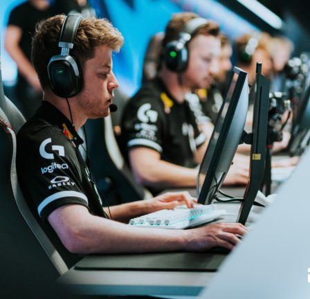 Jks décroche un wallbang bizarre sur s1mple à BLAST Spring Groups - 9
