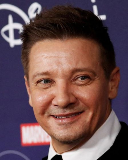 Jeremy Renner, le Hawkeye de Marvel, hospitalisé après un accident de chasse-neige 14 Jeremy Renner, le Hawkeye de Marvel, hospitalisé après un accident de chasse-neige - 13