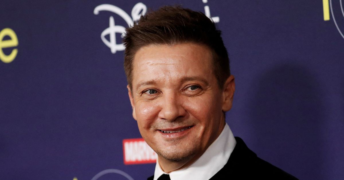 Jeremy Renner, le Hawkeye de Marvel, hospitalisé après un accident de chasse-neige 2 Jeremy Renner, le Hawkeye de Marvel, hospitalisé après un accident de chasse-neige - 1