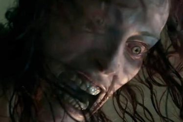 La bande-annonce Green Band d'EVIL DEAD RISE présente de nombreuses images terrifiantes. - 12