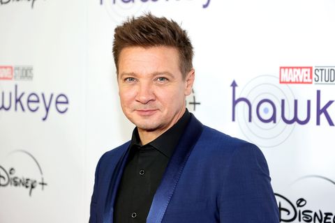 Jeremy Renner jeremy renner assiste à la projection spéciale pour les fans de hawkeye new york à amc lincoln square le 22 novembre 2021 à new york.