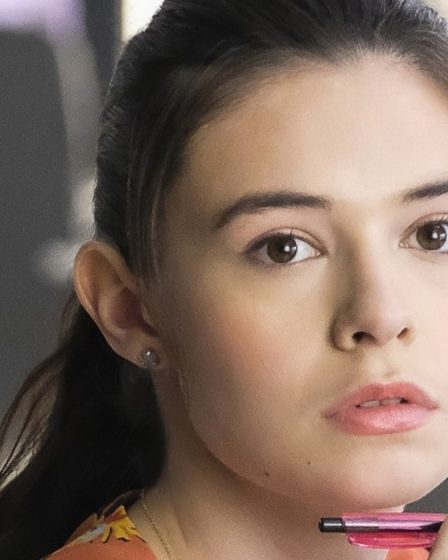 La saison 2 de Yellowjackets ajoute Nicole Maines, François Arnaud, et Nia Sondaya 151 La saison 2 de Yellowjackets ajoute Nicole Maines, François Arnaud, et Nia Sondaya - 150