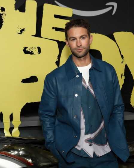 La star de The Boys, Chace Crawford, étonne ses fans en prenant un selfie torse nu dans une salle de sport. 33 La star de The Boys, Chace Crawford, étonne ses fans en prenant un selfie torse nu dans une salle de sport. - 32