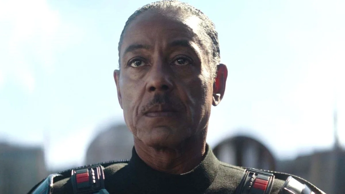 La star de "The Mandalorian" promet "une bonne dose de Moff Gideon" dans la saison 3. 2 La star de "The Mandalorian" promet "une bonne dose de Moff Gideon" dans la saison 3. - 1