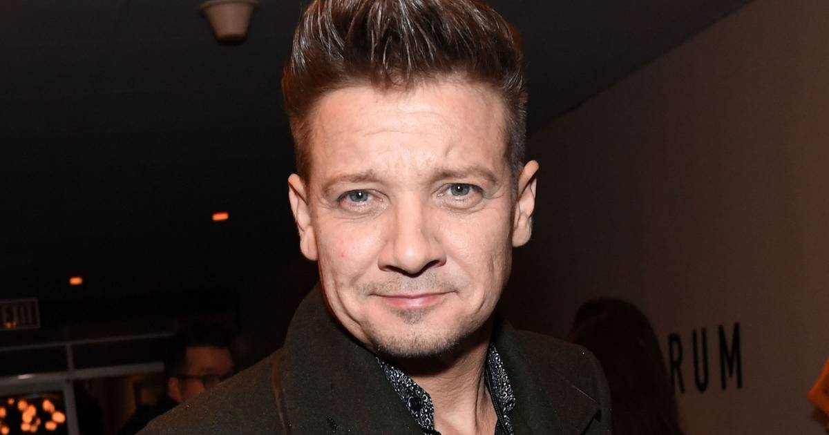 L'acteur de Marvel Jeremy Renner est toujours en soins intensifs après une intervention chirurgicale suite à un accident 2 L'acteur de Marvel Jeremy Renner est toujours en soins intensifs après une intervention chirurgicale suite à un accident - 1