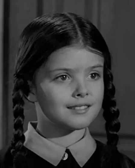 L'actrice originale de Wednesday Addams, Lisa Loring, est décédée. - 7