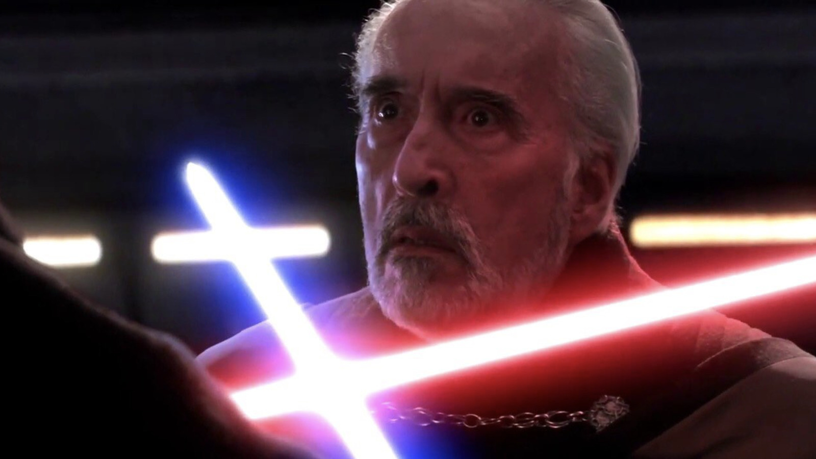 Le destin " brutal " du comte Dooku dans Star Wars : La Revanche des Sith n'était pas écrit dans le scénario - /Film 2 Le destin " brutal " du comte Dooku dans Star Wars : La Revanche des Sith n'était pas écrit dans le scénario - /Film - 1