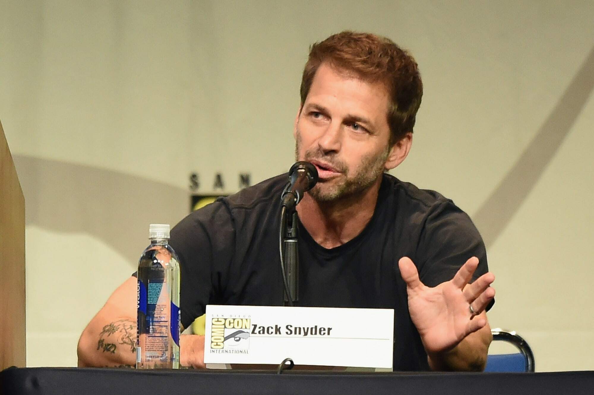 Le film Rebel Moon de Zack Snyder sortira en deux parties sur Netflix 2 Le film Rebel Moon de Zack Snyder sortira en deux parties sur Netflix - 1