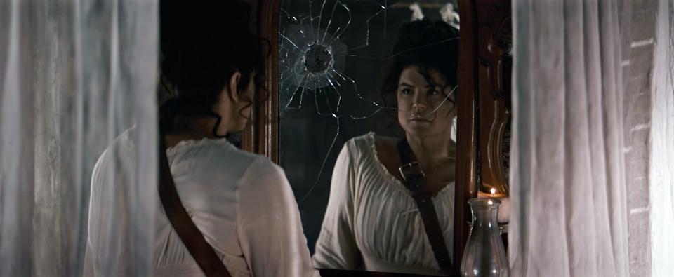 Le nouveau film de Gina Carano, produit par Ben Shapiro, est encore trop bizarre pour certains extrémistes de droite. - 3