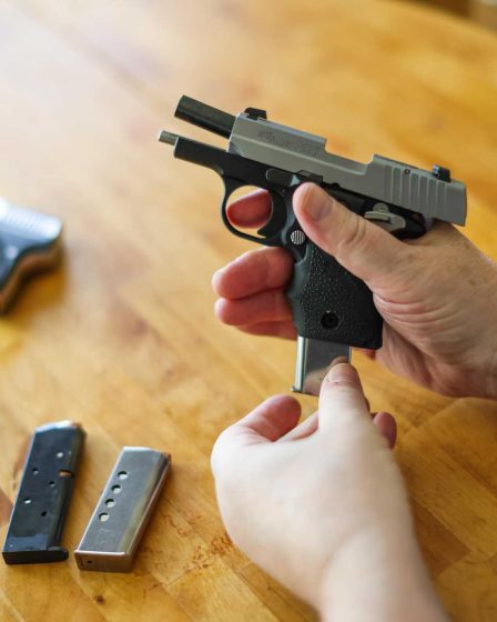 Poussée par un arrêt historique de la Cour suprême, San Francisco approuve un rare permis de port d'arme dissimulé 18 Poussée par un arrêt historique de la Cour suprême, San Francisco approuve un rare permis de port d'arme dissimulé - 17
