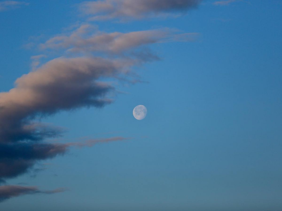 Pourquoi la lune est-elle visible le jour ? - 1