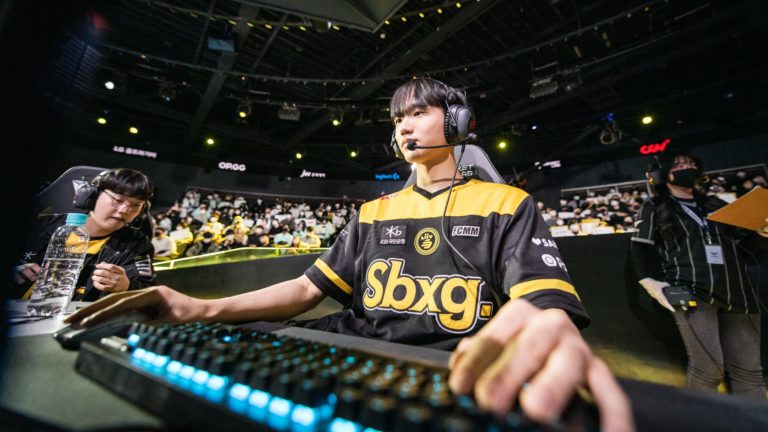 L'incroyable triple vol de Willer propulse Liiv SANDBOX à la victoire lors du segment de printemps 2023 du LCK 2 L'incroyable triple vol de Willer propulse Liiv SANDBOX à la victoire lors du segment de printemps 2023 du LCK - 1
