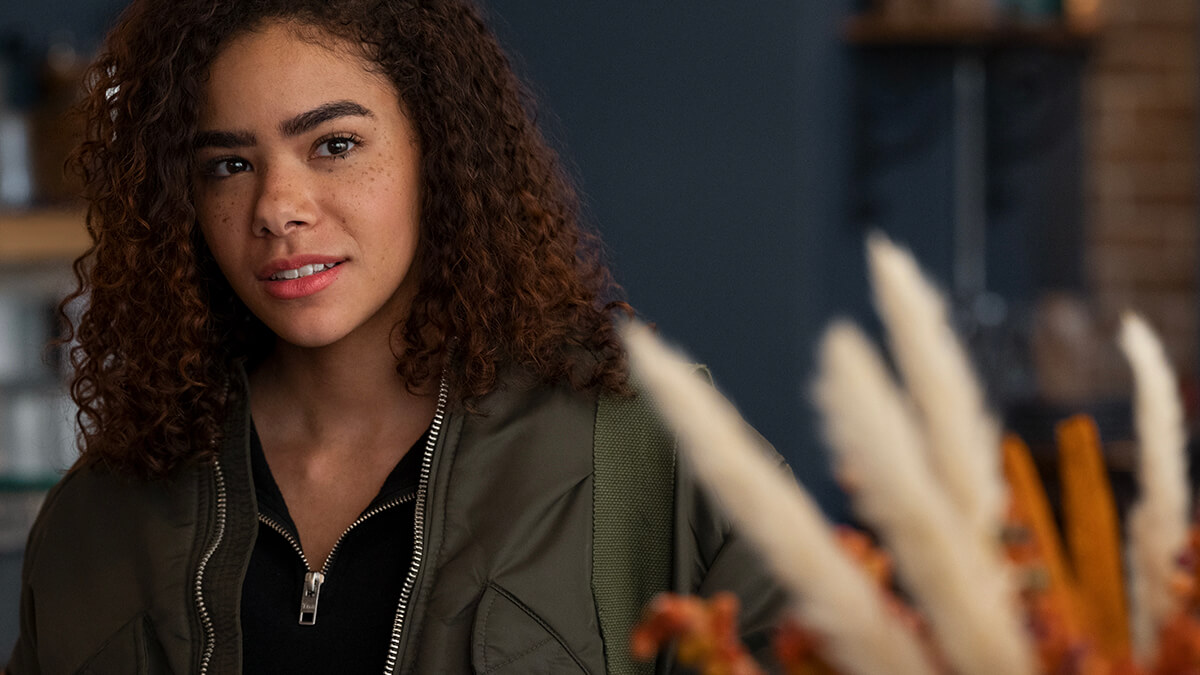 'Ginny & Georgia' Saison 3: Statut de renouvellement de Netflix et à quoi s'attendre 2 'Ginny & Georgia' Saison 3: Statut de renouvellement de Netflix et à quoi s'attendre - 1