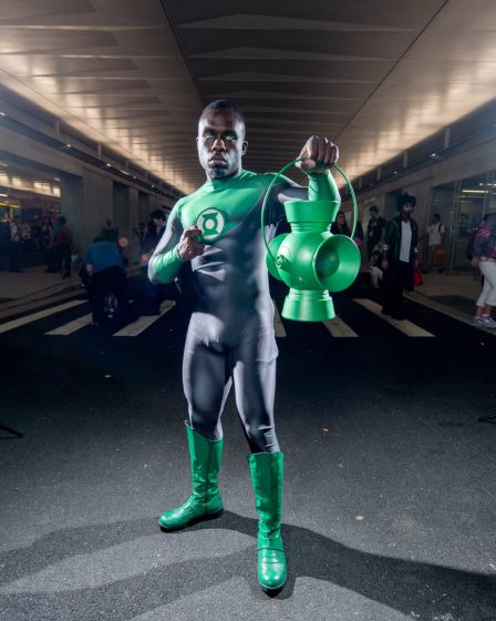 Tous les nouveaux films et séries de l'univers DC en cours de développement, classés par ordre de popularité. 39 Tous les nouveaux films et séries de l'univers DC en cours de développement, classés par ordre de popularité. - 38