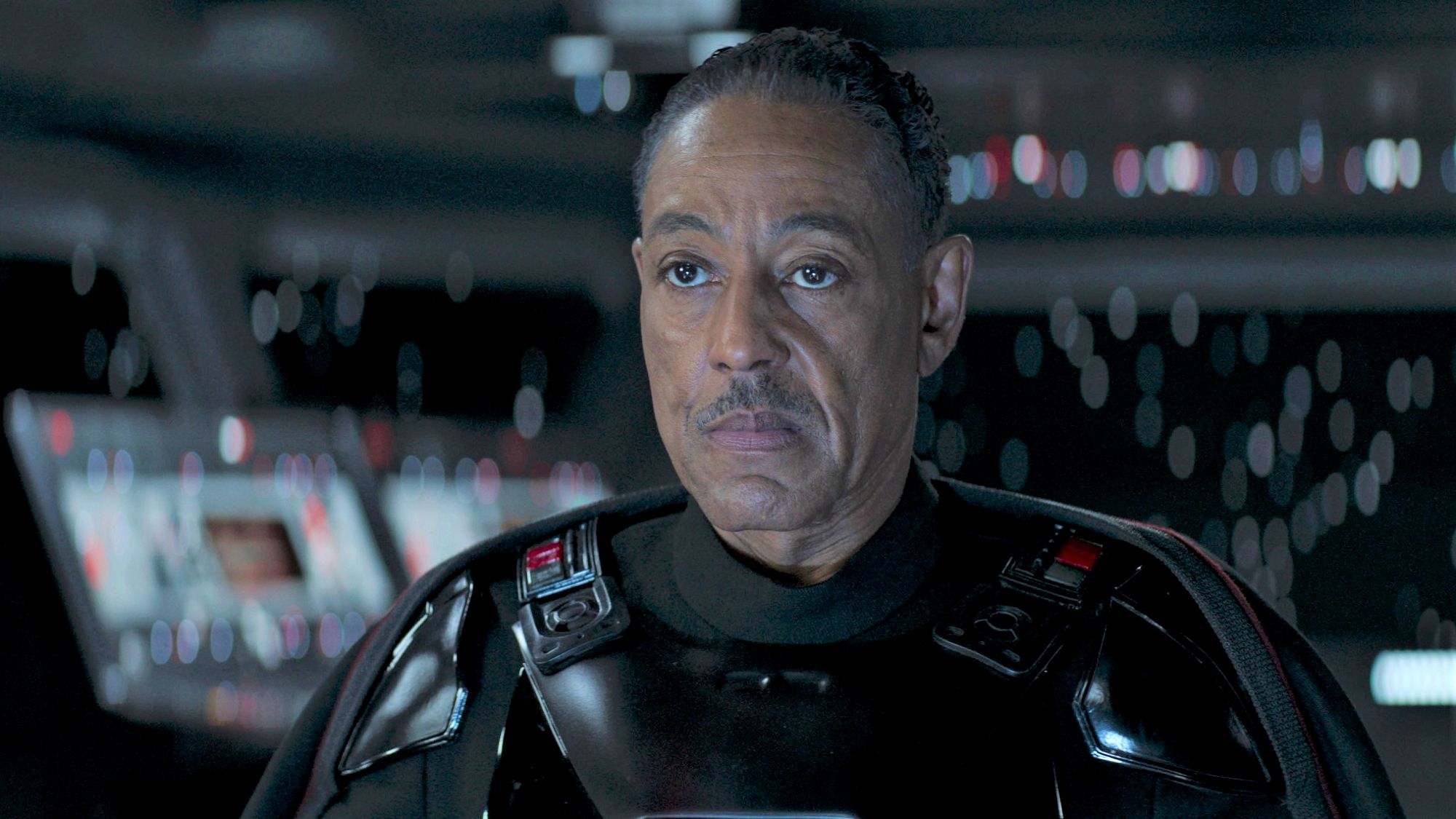 7 choses à savoir sur la saison 3 de The Mandalorian avant de la regarder 7 Giancarlo Esposito en Moff Gideon dans Le Mandalorien.