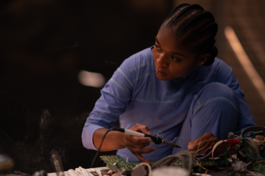 Pourquoi la série Disney+ de la phase 5 du Marvel Cinematic Universe, "Ironheart", sera la première tentative de Disney MCU de toiletter vos enfants. - 8