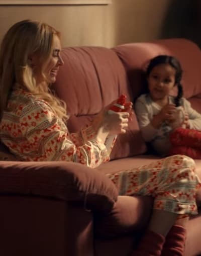 La saison 2 de Ginny & Georgia entre dans la liste des TV les plus populaires de Netflix 6 Christmas Past - Ginny & ; Georgia Saison 2 Episode 6