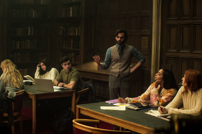 Vous saison 4 partie 1 heure de sortie: Voici quand il sortira sur Netflix 4 Joe Goldberg est maintenant professeur et a changé son nom pour Jonathan Moore