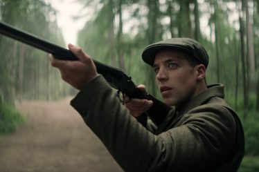Qui joue Roald dans la saison 4 de You ? (Ben Wiggins Instagram, rôles, et plus) - 23